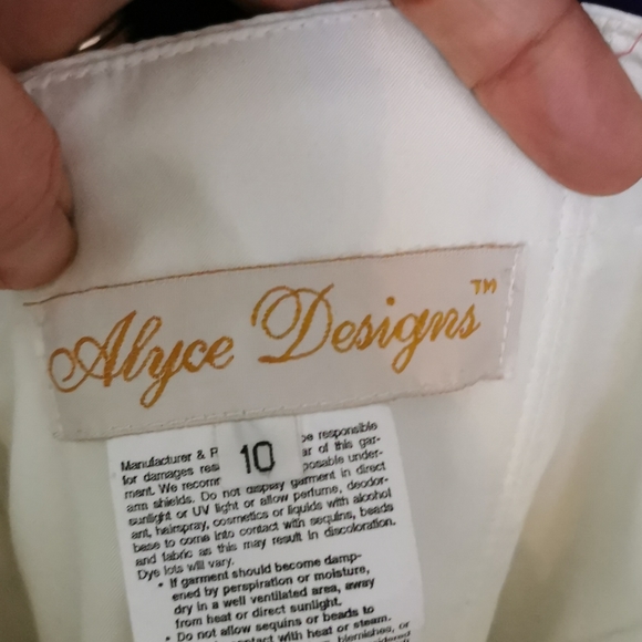 Alyce Design Wedding dress - Picture 8 of 9